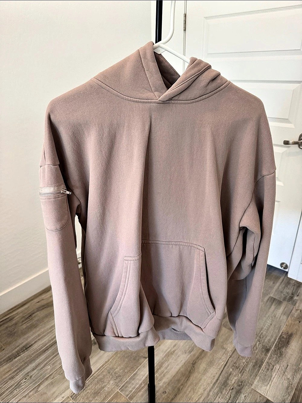 COMFRT Signature Pullover Hoodie Pink